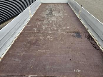 Junge / 2 AXLE TRAILER WITH BOARDS
